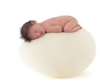 baby-on-an-egg-picture-by-Anne-Geddes